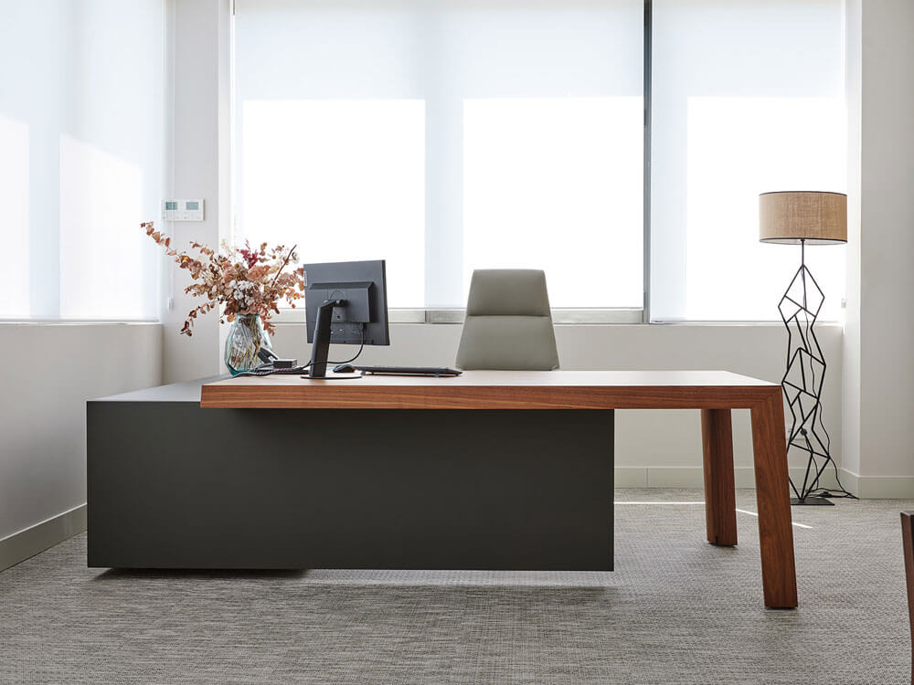 Talon – Modern Executive Desk with Credenza Unit and Optional Modesty Panel 02 img