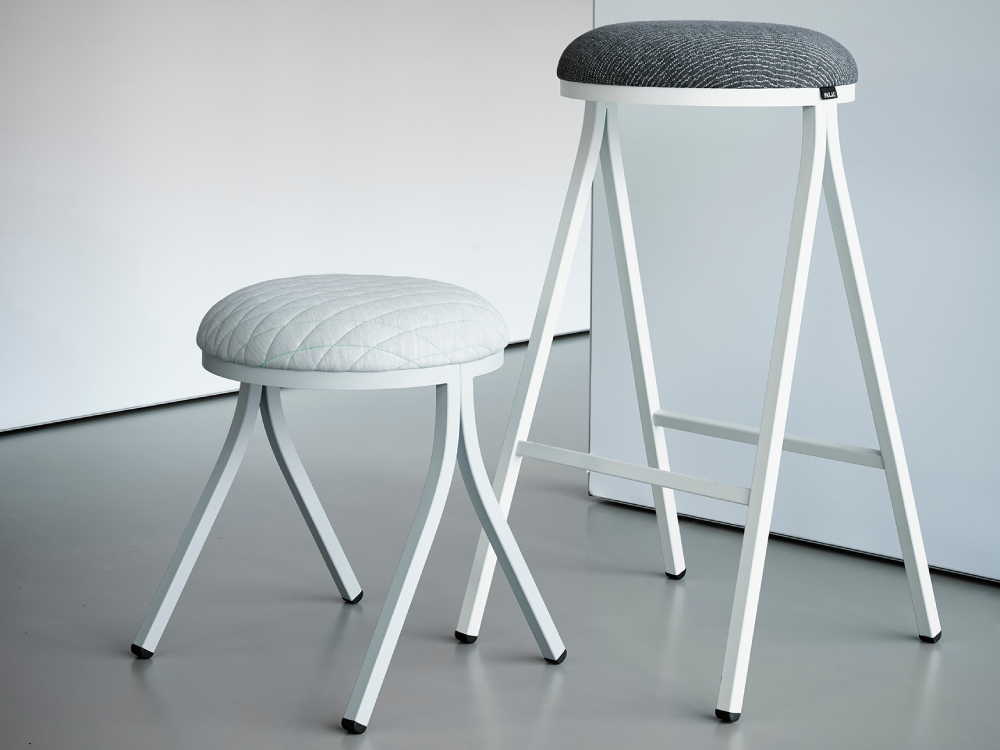 Dion – Upholstered Bar Stool with Metal Frame 01