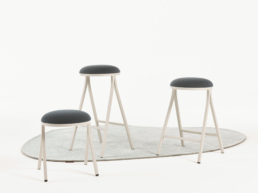 Dion – Upholstered Bar Stool with Metal Frame 02