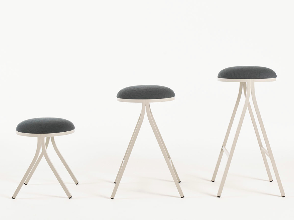 Dion – Upholstered Bar Stool with Metal Frame 04