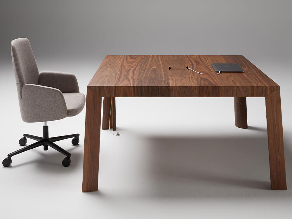 Talon 1 – Square Meeting Room Table 03 img