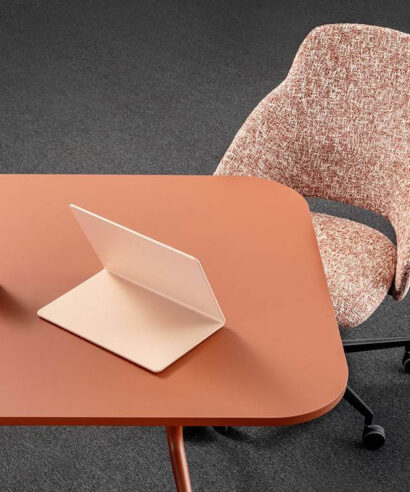 Iconair - High Back Upholstered Meeting Chair Main Img