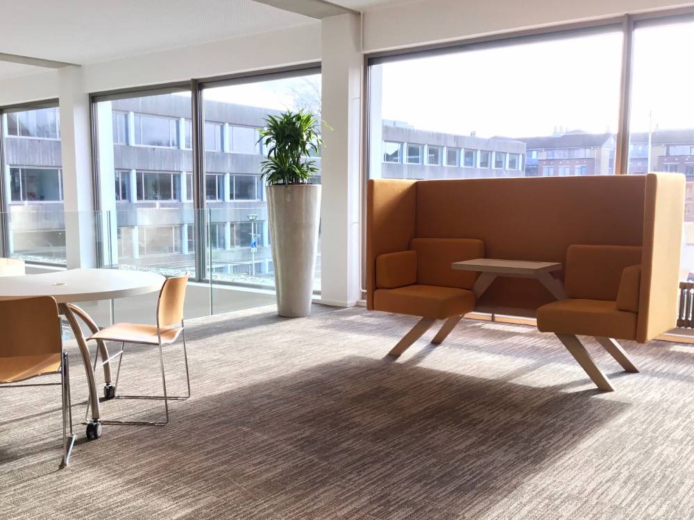 Tresto 1 - Two Person Work Pod with Table 02 img