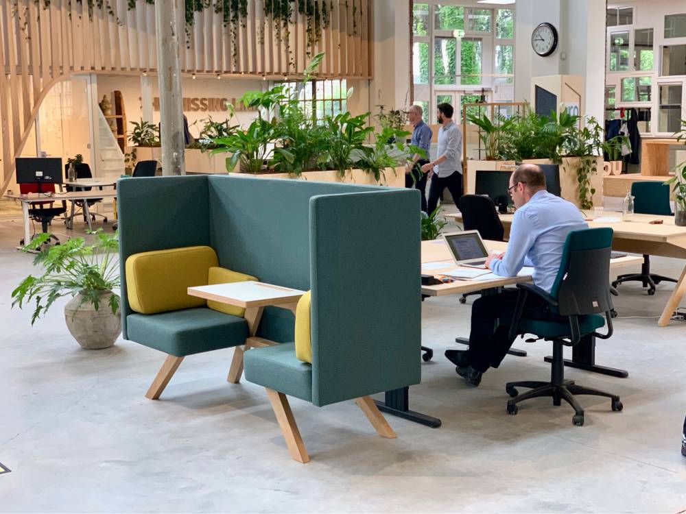 Tresto 1 - Two Person Work Pod with Table 04 Img