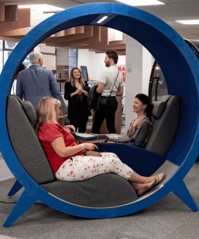 Brinox 1 - Designed Acoustic Meeting Pod for 2 Persons with Comfortable Laid Back Seating