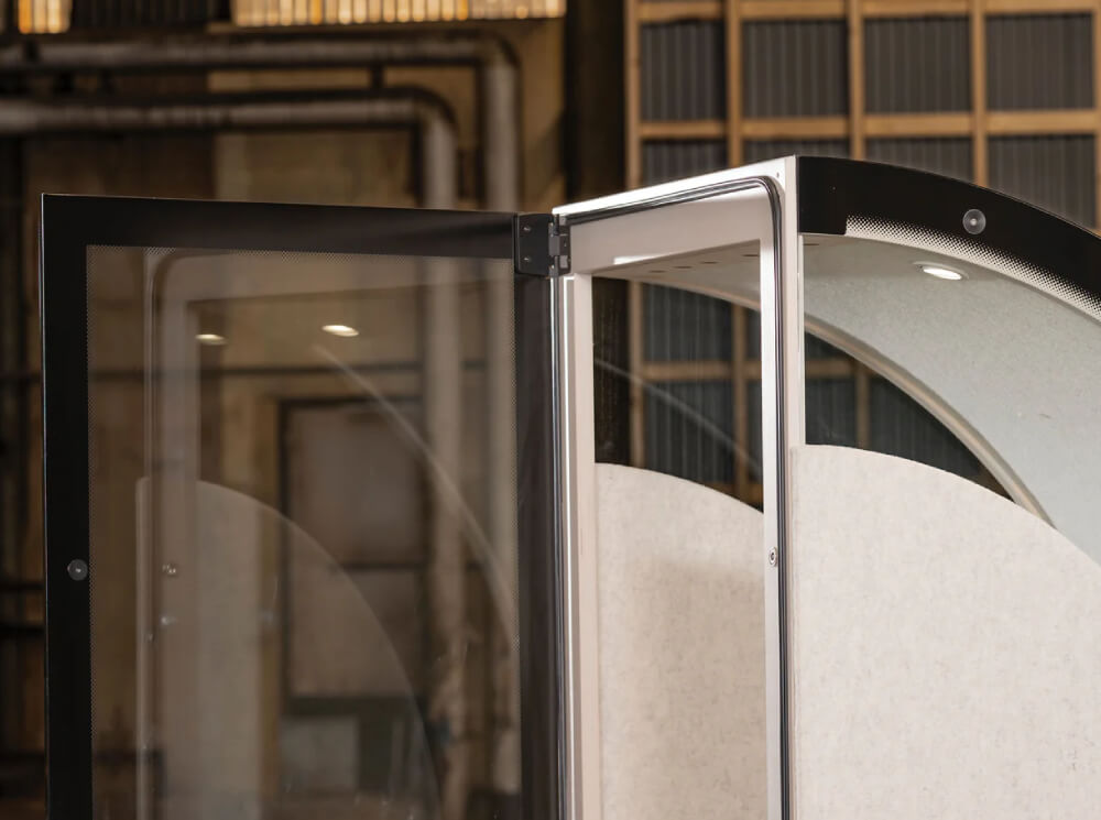 Brinox-4-Beautifully-Designed-Booth-for-1-Person-04-img