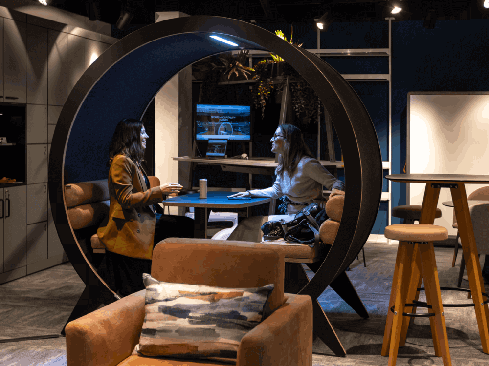Brinox-–-Beautifully-Designed-Acoustic-Meeting-Pod-for-2-4-and-6-Persons-with-Optional-Acoustic-Backwall-19-Img